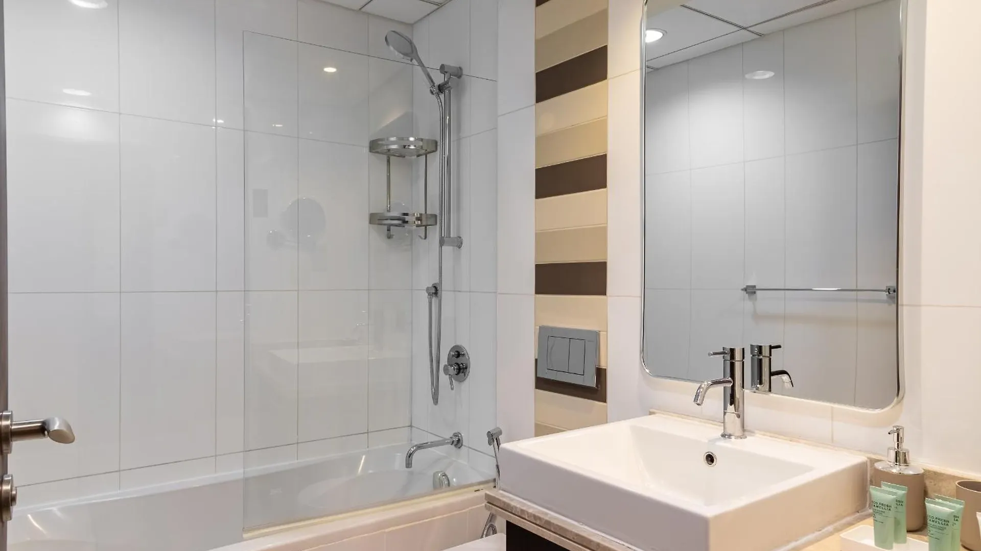 Kinfolk Homes - No 1 Family Stay, Partial Burj Khalifa Fountain View Dubai Apartment