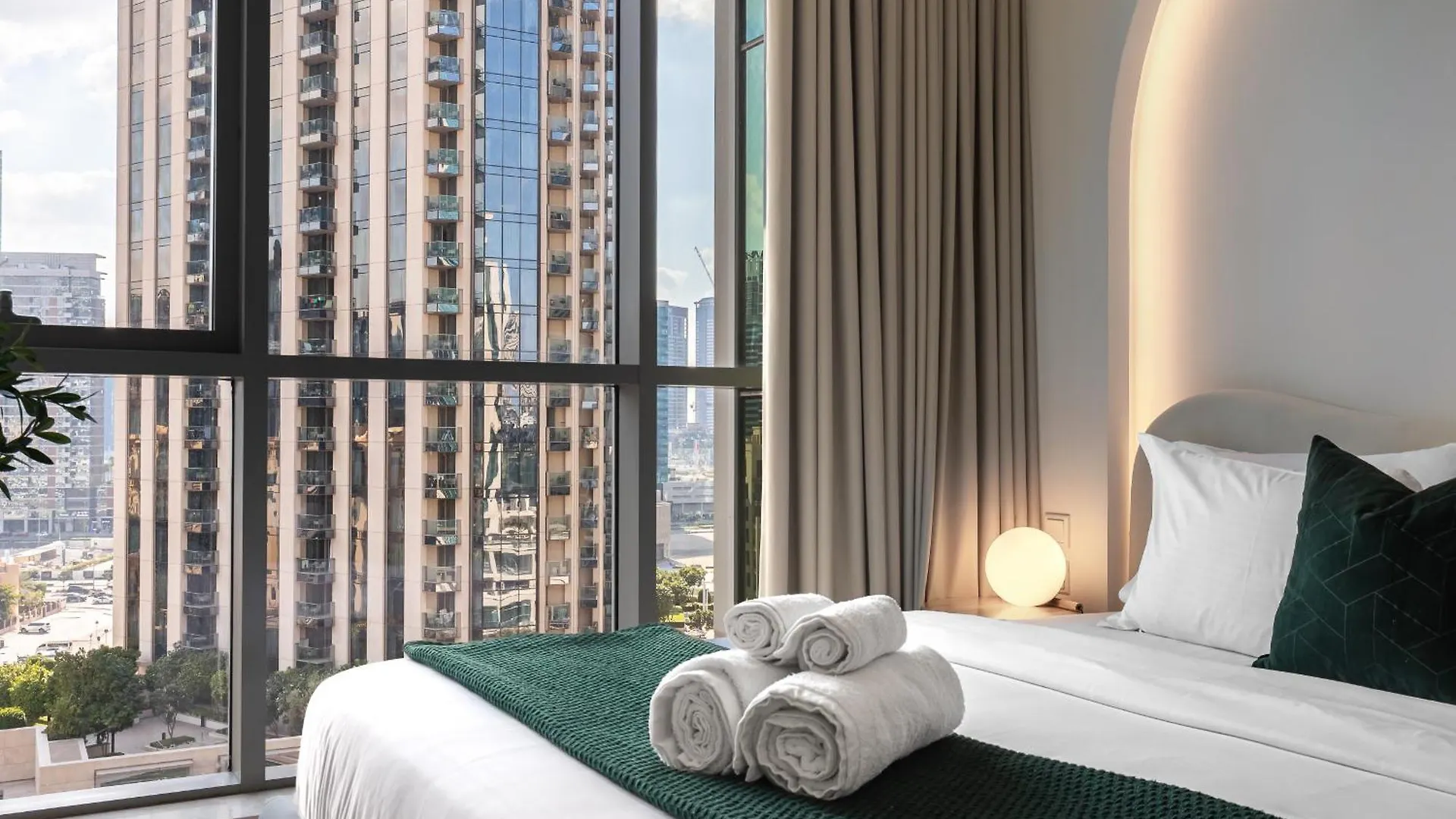 Kinfolk Homes - No 1 Family Stay, Partial Burj Khalifa Fountain View Dubai Apartment